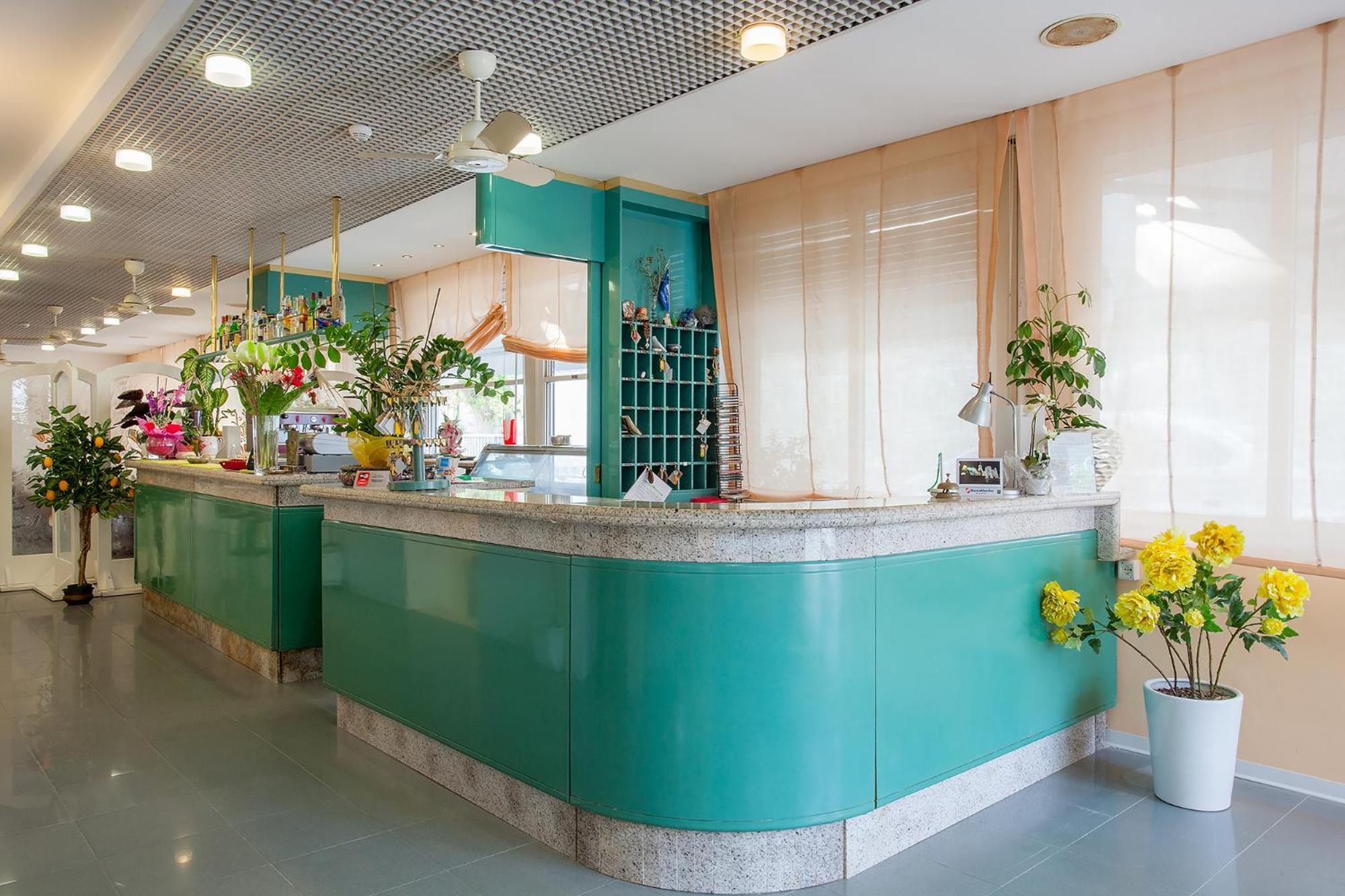Hotel Azzurra Senigallia Buitenkant foto